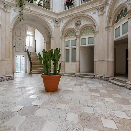 With 2 Bedrooms In With Furnished Terrace And Wifi Apartament Bari