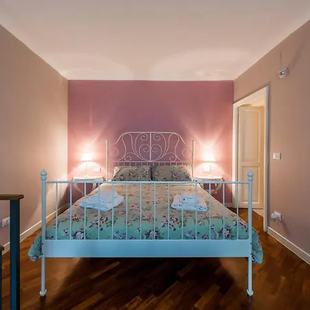 With 2 Bedrooms In With Furnished Terrace And Wifi Apartament Bari