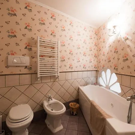 With 2 Bedrooms In With Furnished Terrace And Wifi * Bari