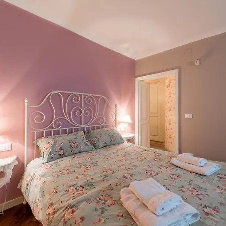 With 2 Bedrooms In With Furnished Terrace And Wifi Bari