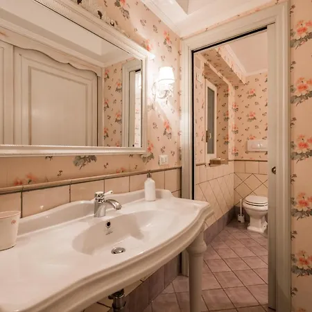 With 2 Bedrooms In With Furnished Terrace And Wifi